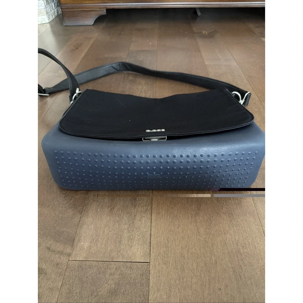 O-bag Messenger Bag Rubber Bag Black Used Italian Fashion